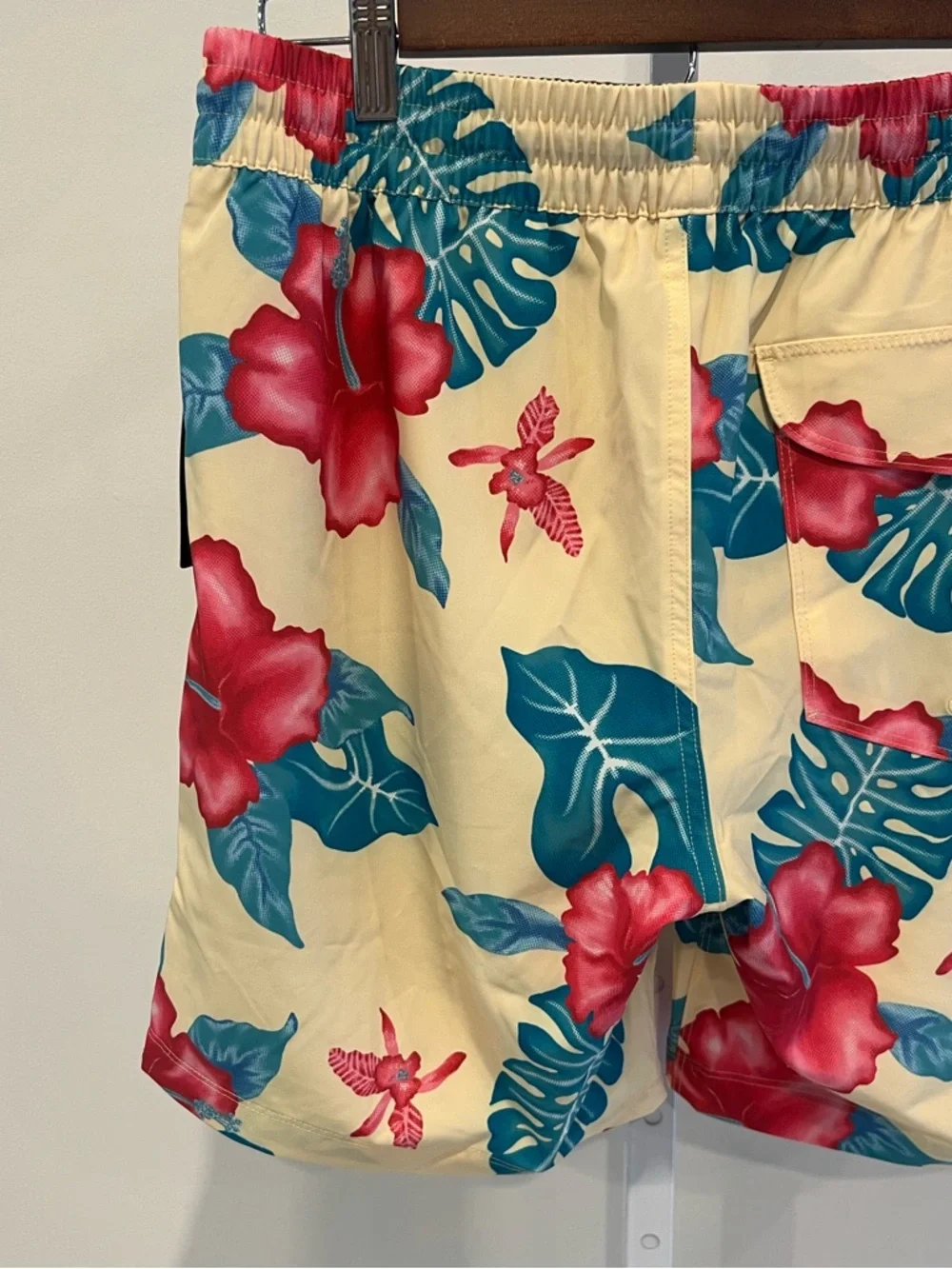 NWT Hurley Yellow Blue Pink Floral Swim Trunks Shorts Mens Sz Medium